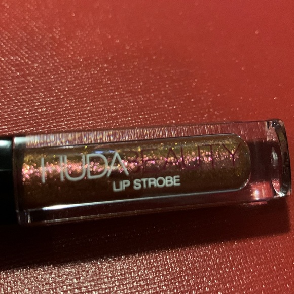 HUDA BEAUTY LIP STROBE - Picture 2 of 2